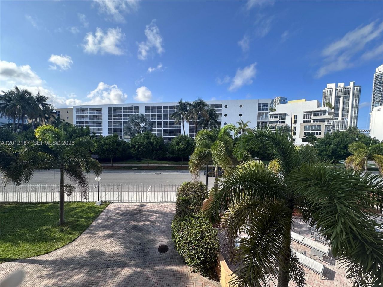200 178th Dr, Unit 312, Sunny Isles Beach, FL 33160 Photo