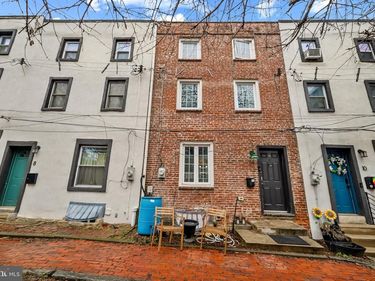 9 BRISTOW PLACE, PHILADELPHIA, PA 19123
