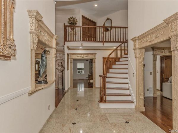 21 Chauncey Place , Woodbury, NY 11797