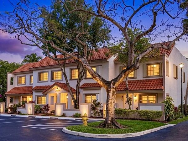 9499 NW 42nd Street, Sunrise, FL 33351