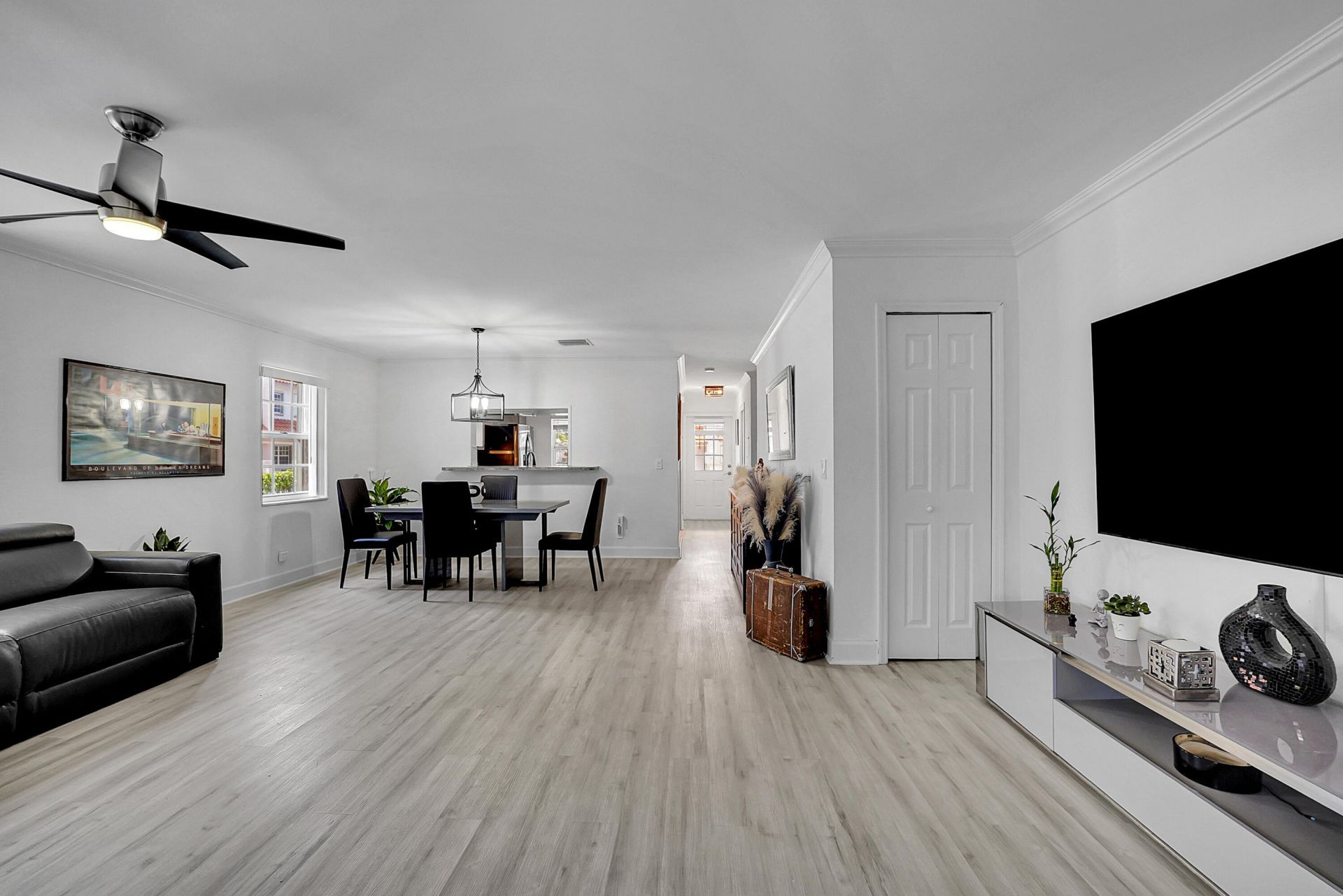 9499 NW 42nd Street, Sunrise, FL 33351 Photo