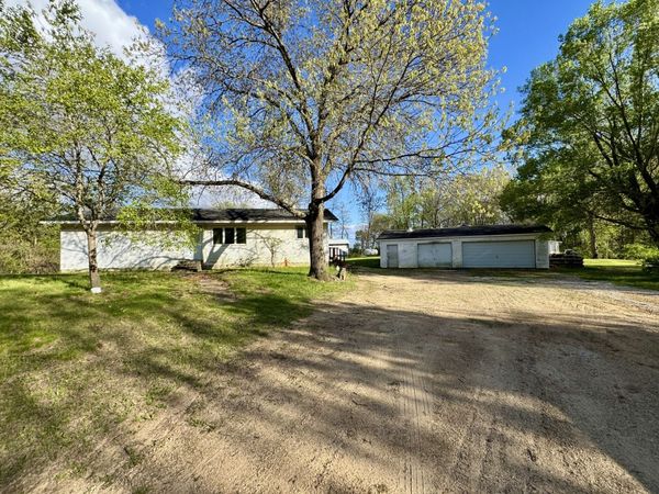1079 Brewster Road , Amboy, IL 61310