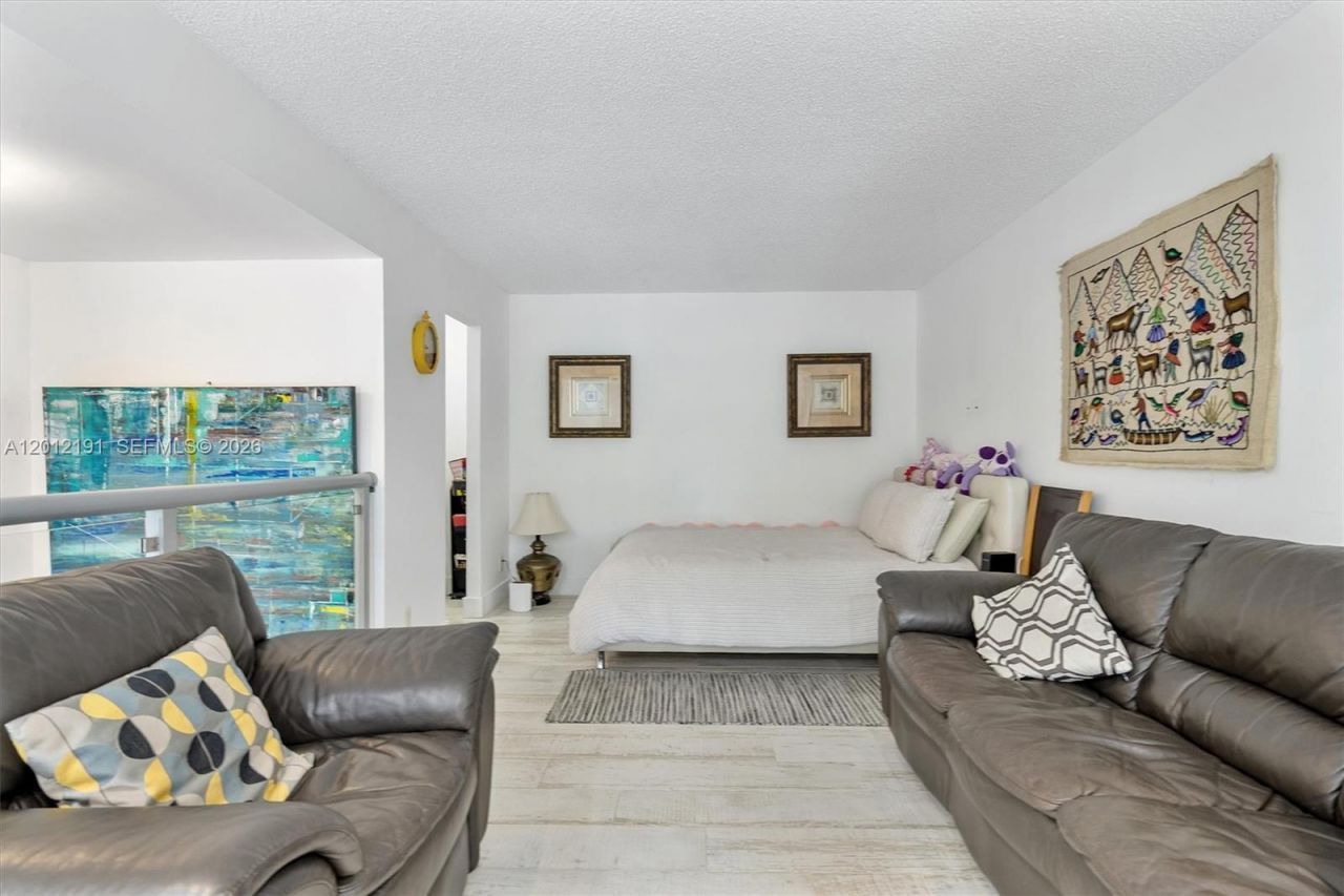 20341 W Country Club Dr, Unit TH-11, Aventura, FL 33180 Photo