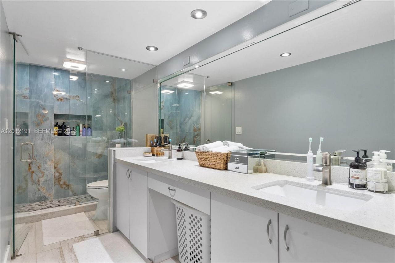 20341 W Country Club Dr, Unit TH-11, Aventura, FL 33180 Photo