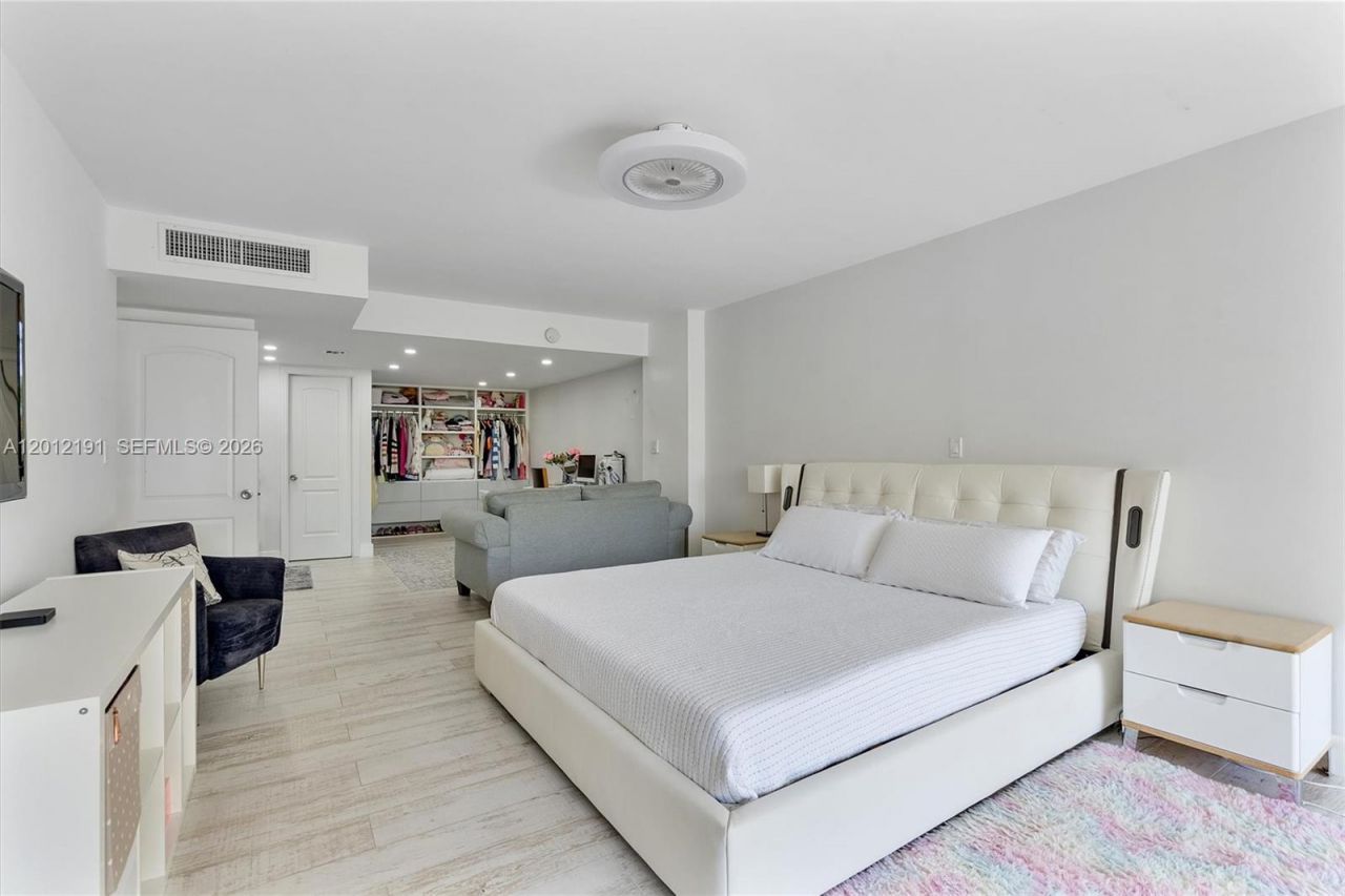 20341 W Country Club Dr, Unit TH-11, Aventura, FL 33180 Photo