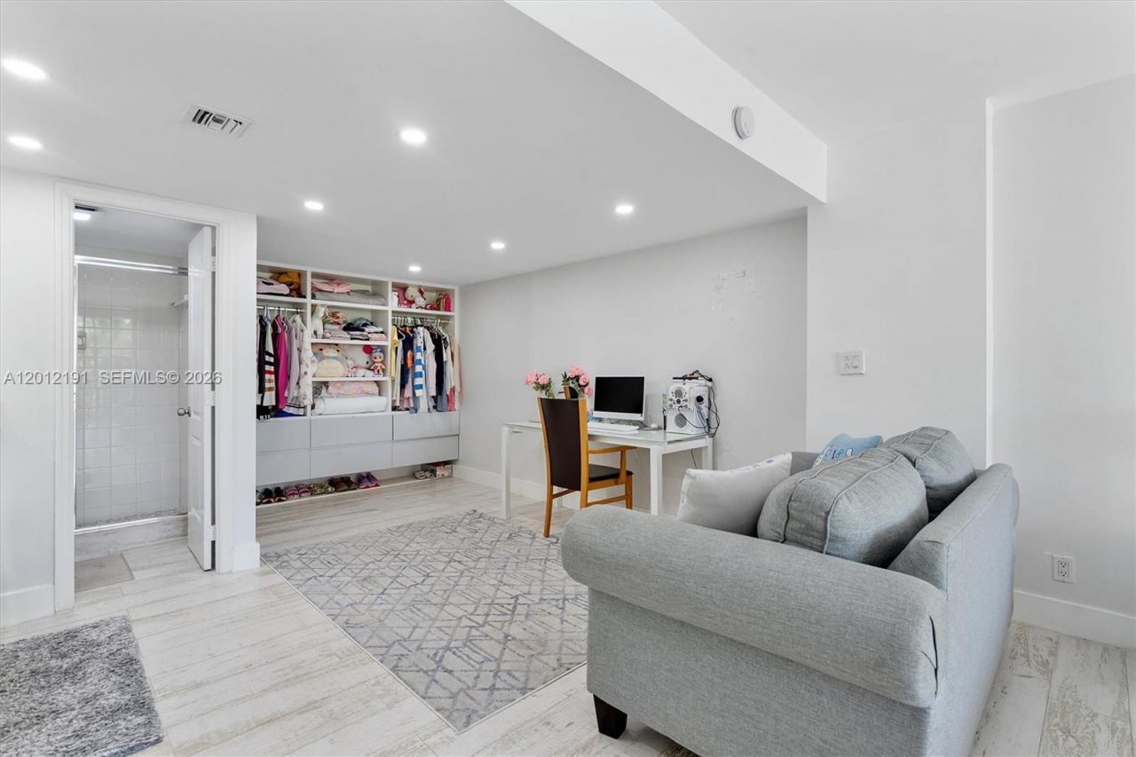 20341 W Country Club Dr, Unit TH-11, Aventura, FL 33180 Photo