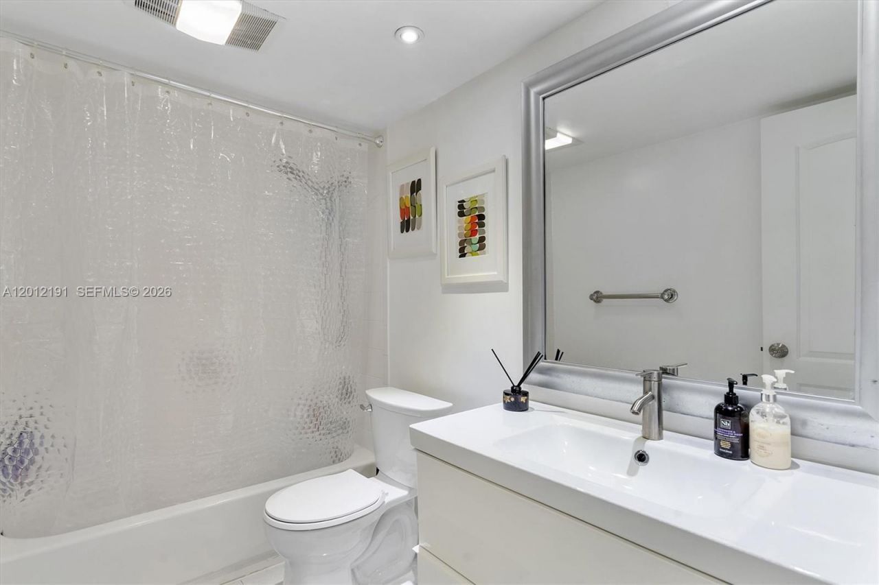 20341 W Country Club Dr, Unit TH-11, Aventura, FL 33180 Photo