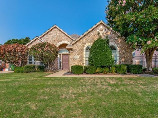 2945 Silvercrest, Grapevine, TX 76051