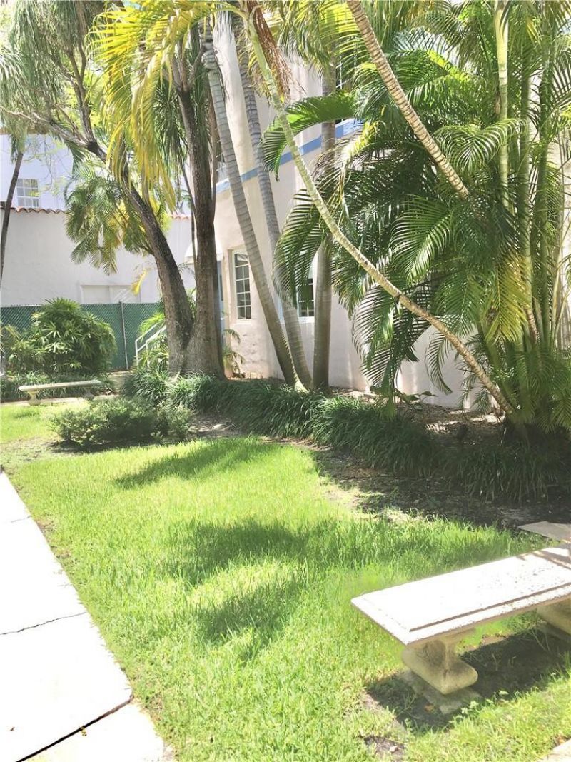 732 Euclid Avenue, Unit 9, Miami Beach, FL 33139 Photo
