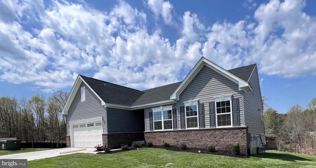 5020 Birch Leaf Circle, Fredericksburg, VA 22407 Main Photo