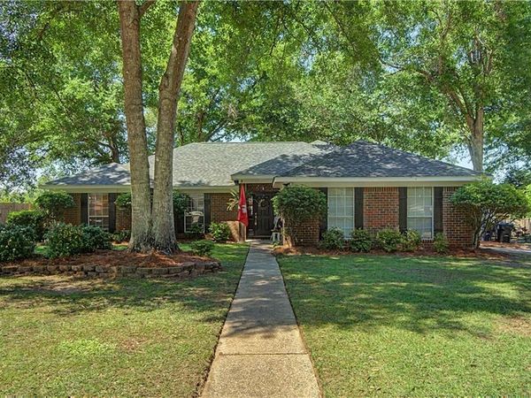 9950 Breckenridge Drive N, Mobile, AL 36608