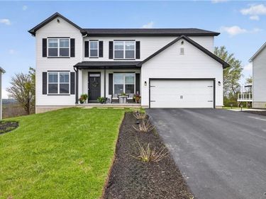 5567 Rolling Meadows, Camillus, NY 13031