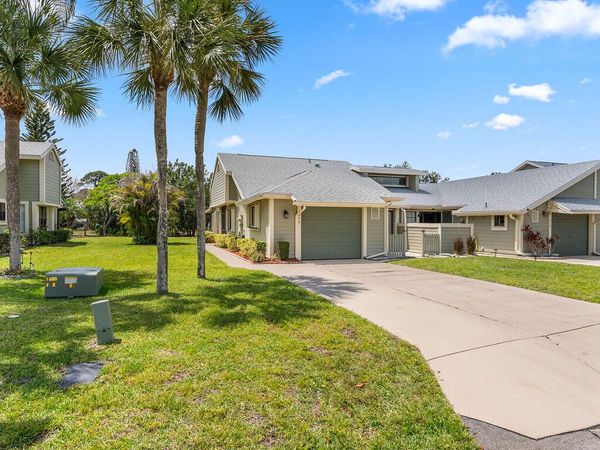 1526 SE Dewberry Court, Port St. Lucie, FL 34952