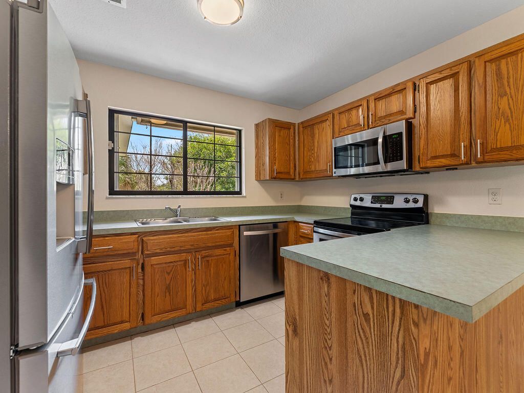 1526 SE Dewberry Court, Port Saint Lucie, FL 34952 Photo