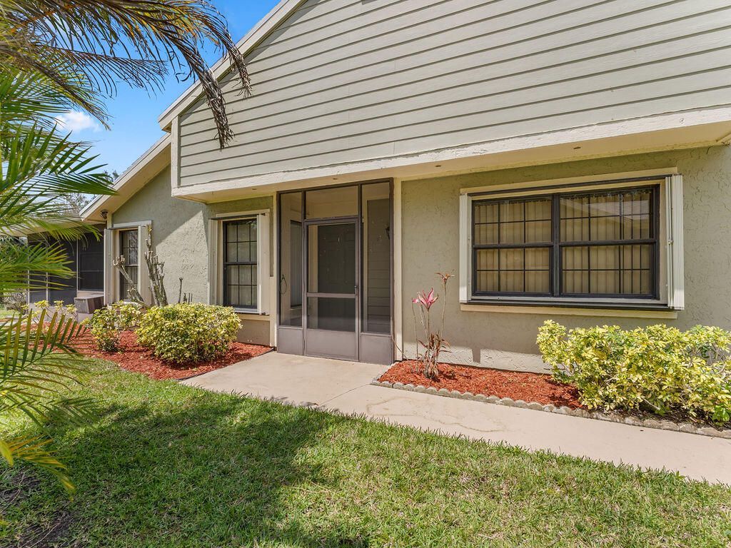 1526 SE Dewberry Court, Port Saint Lucie, FL 34952 Photo