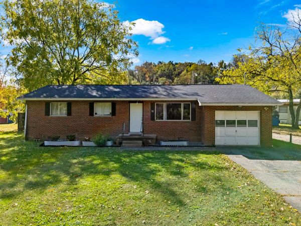11 Braxton Drive, Huntington, WV 25705