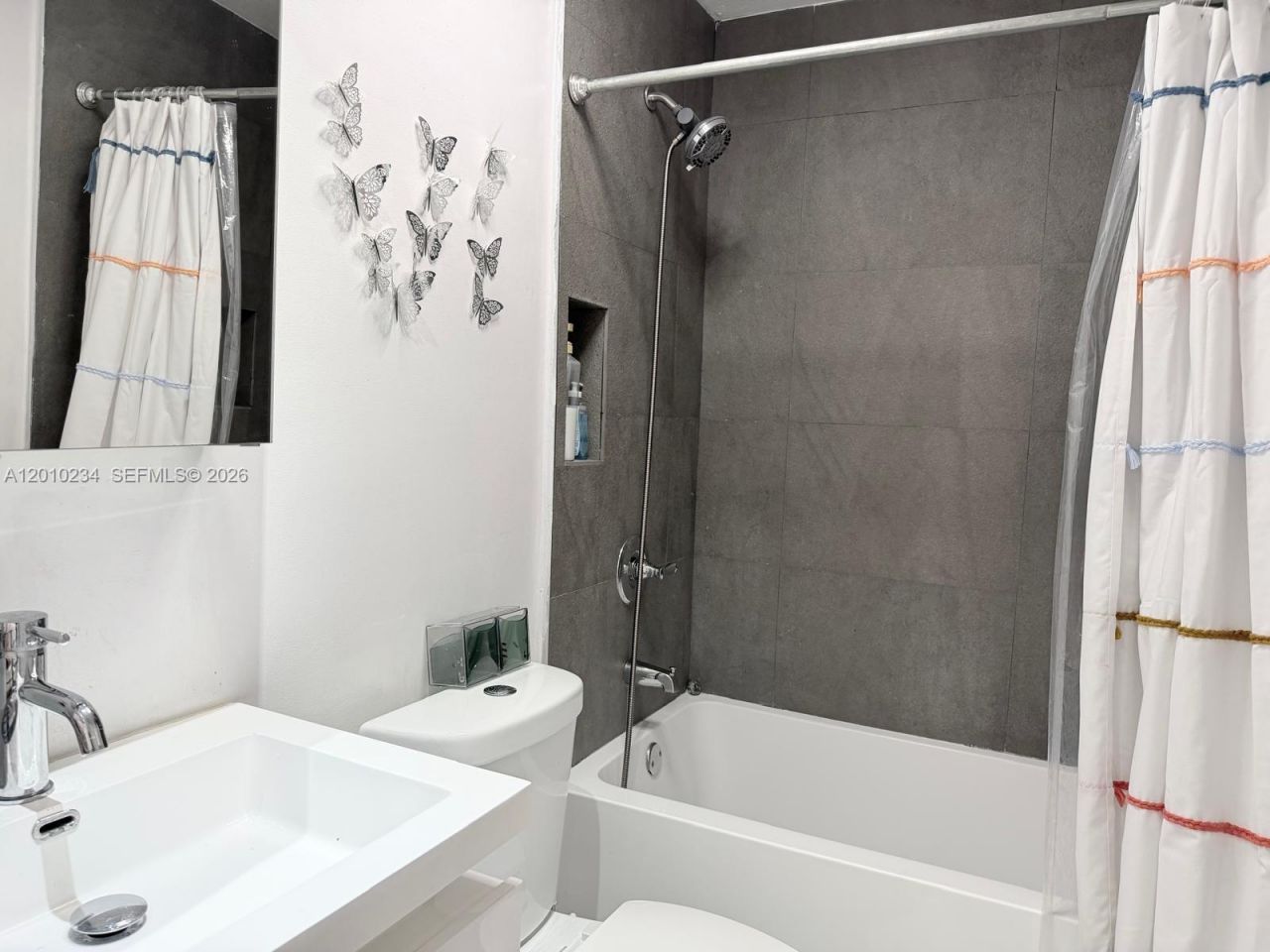 7560 NW 173rd Ln, Hialeah, FL 33015 Photo