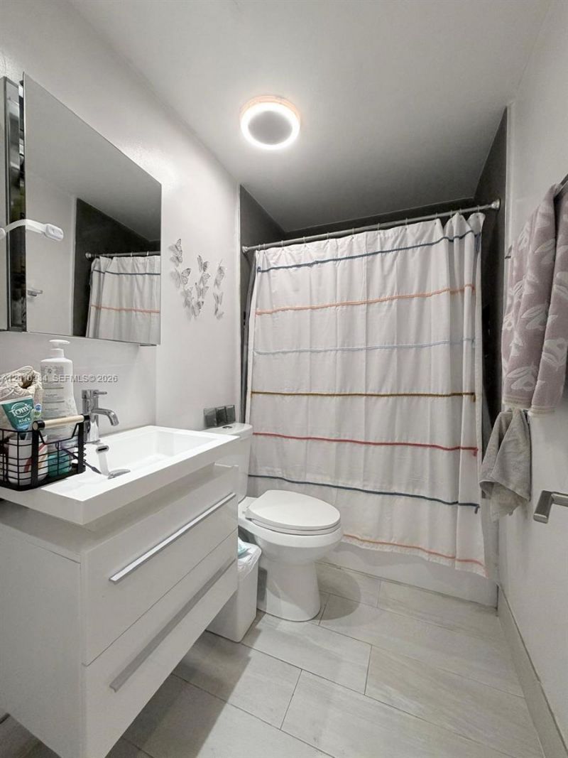 7560 NW 173rd Ln, Hialeah, FL 33015 Photo