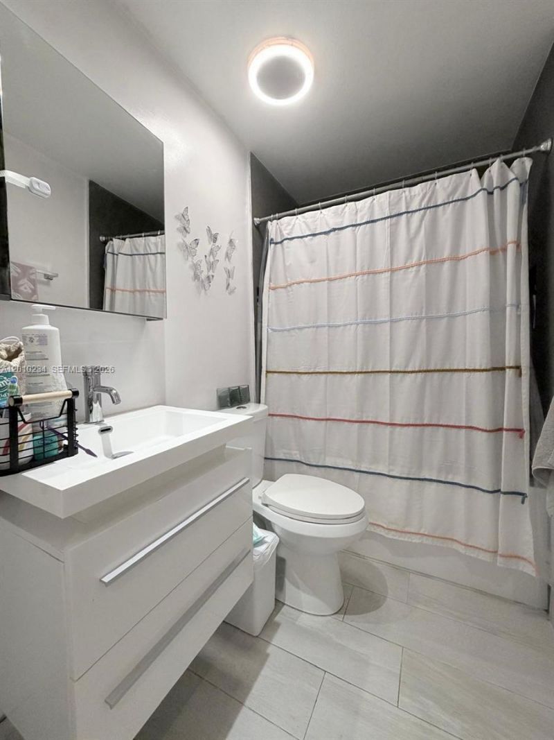7560 NW 173rd Ln, Hialeah, FL 33015 Photo