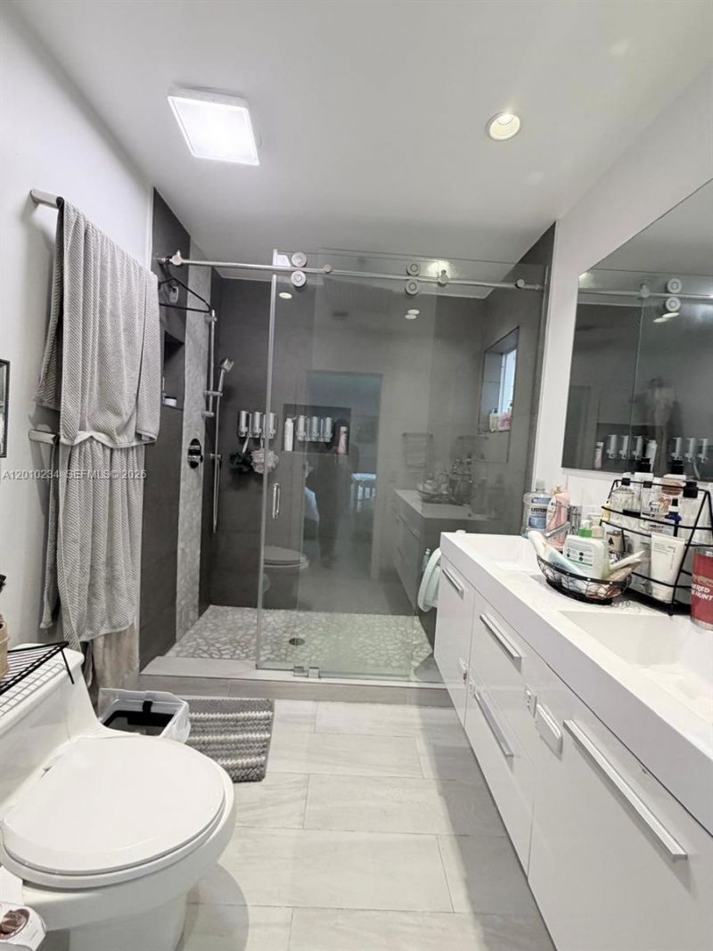 7560 NW 173rd Ln, Hialeah, FL 33015 Photo