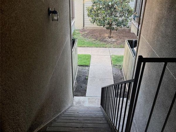 10650 Steppington Drive, Unit 219, Dallas, TX 75230