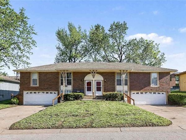 1601-1603 SW Sunset Street, Blue Springs, MO 64015