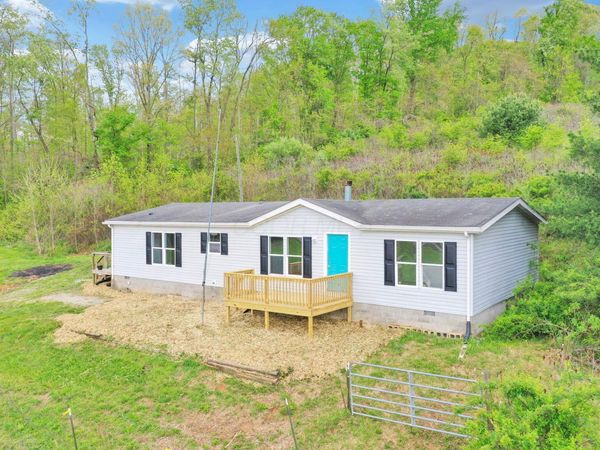 12186 State Route 155 , Corning, OH 43730
