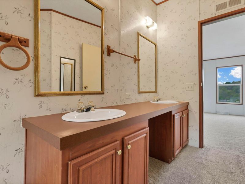 12186 State Route 155, Corning, OH 43730 Photo 19