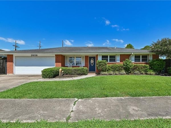 2608 JEAN LAFITTE Parkway, Chalmette, LA 70043