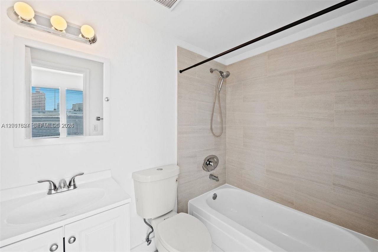 1027 Pennsylvania Ave , Unit 306, Miami Beach, FL 33139 Photo
