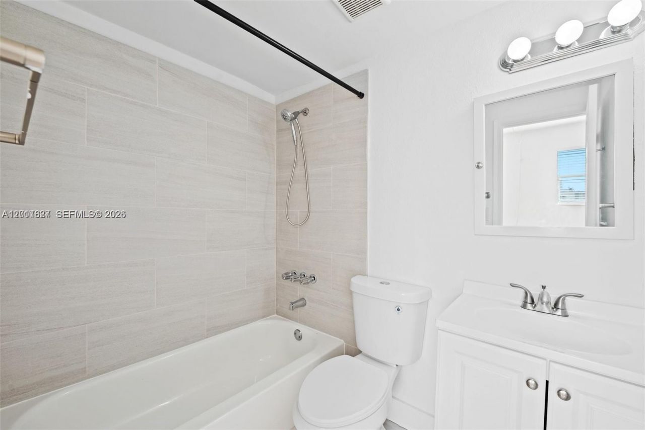 1027 Pennsylvania Ave , Unit 306, Miami Beach, FL 33139 Photo