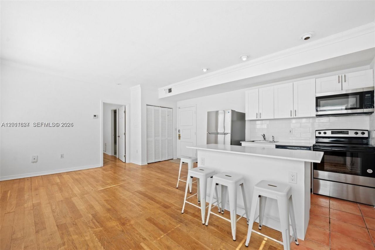 1027 Pennsylvania Ave , Unit 306, Miami Beach, FL 33139 Photo