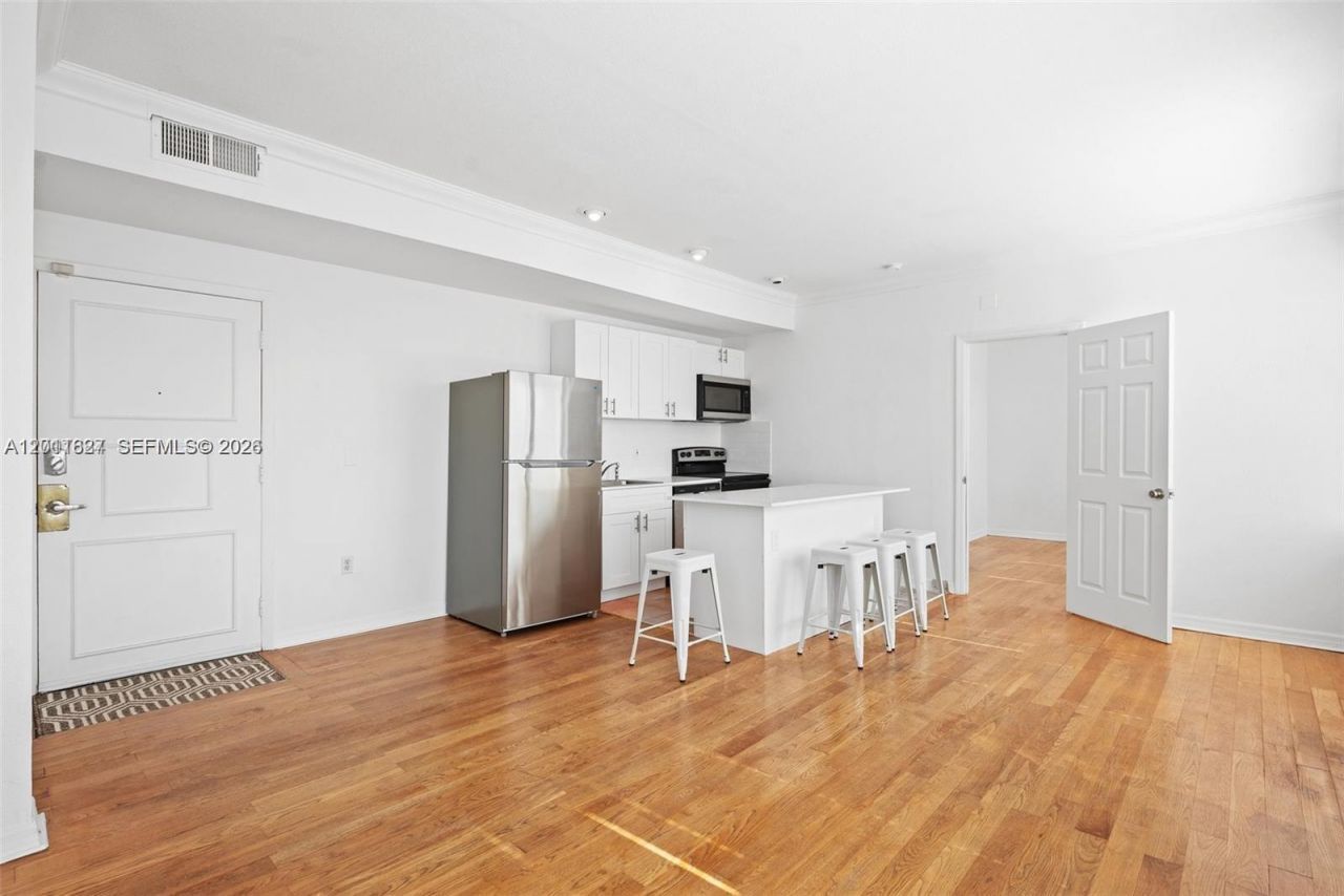 1027 Pennsylvania Ave , Unit 306, Miami Beach, FL 33139 Photo