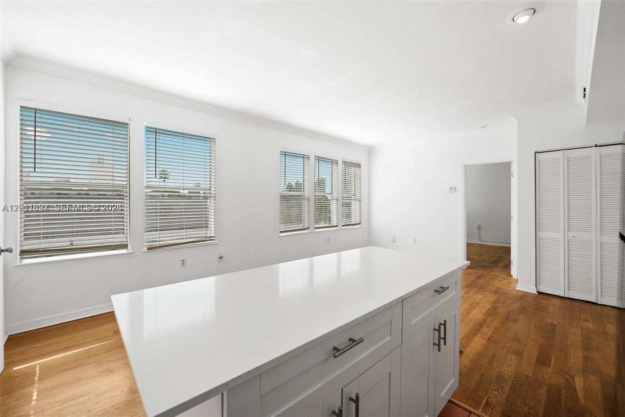1027 Pennsylvania Ave , Unit 306, Miami Beach, FL 33139 Photo