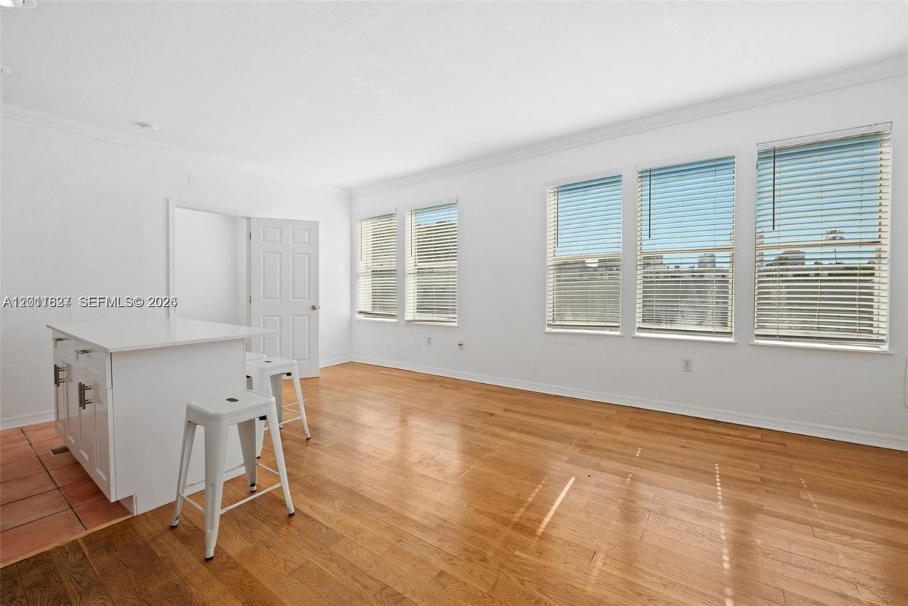 1027 Pennsylvania Ave , Unit 306, Miami Beach, FL 33139 Photo