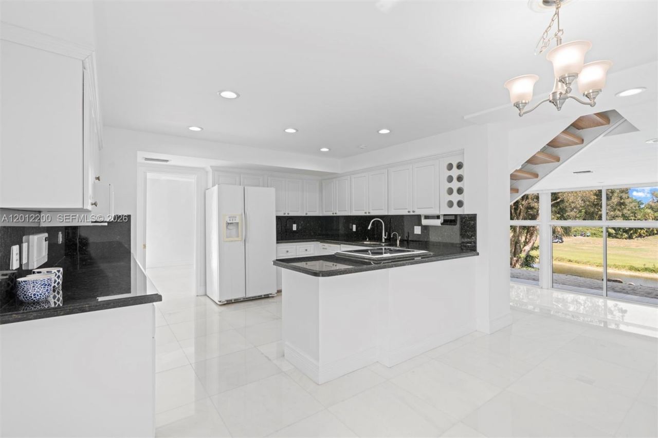 6795 Brookline Dr, Unit 6795, Miami, FL 33015 Photo