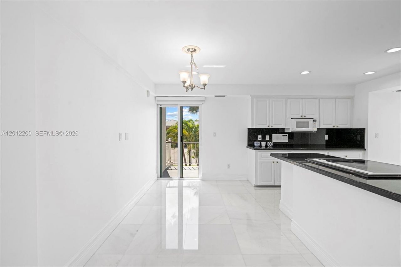 6795 Brookline Dr, Unit 6795, Miami, FL 33015 Photo