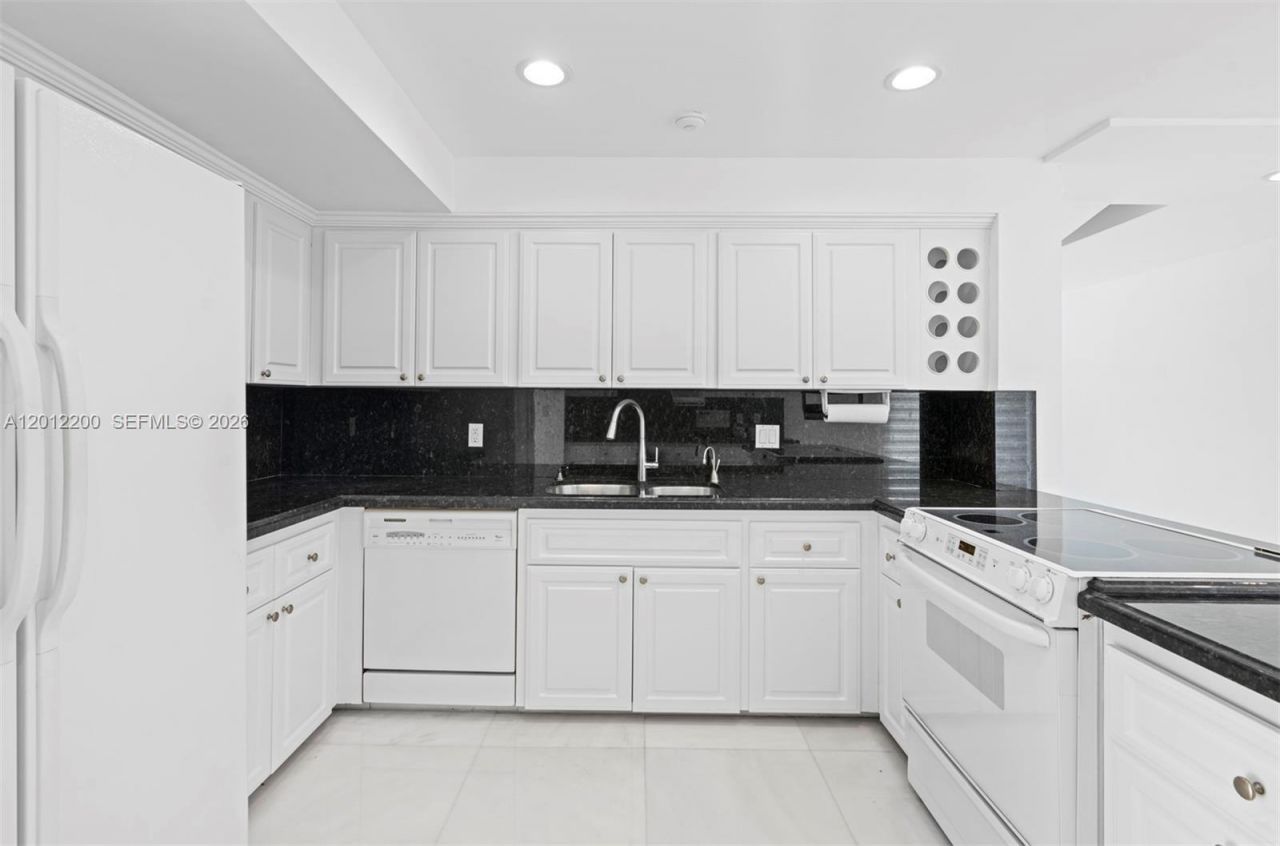 6795 Brookline Dr, Unit 6795, Miami, FL 33015 Photo