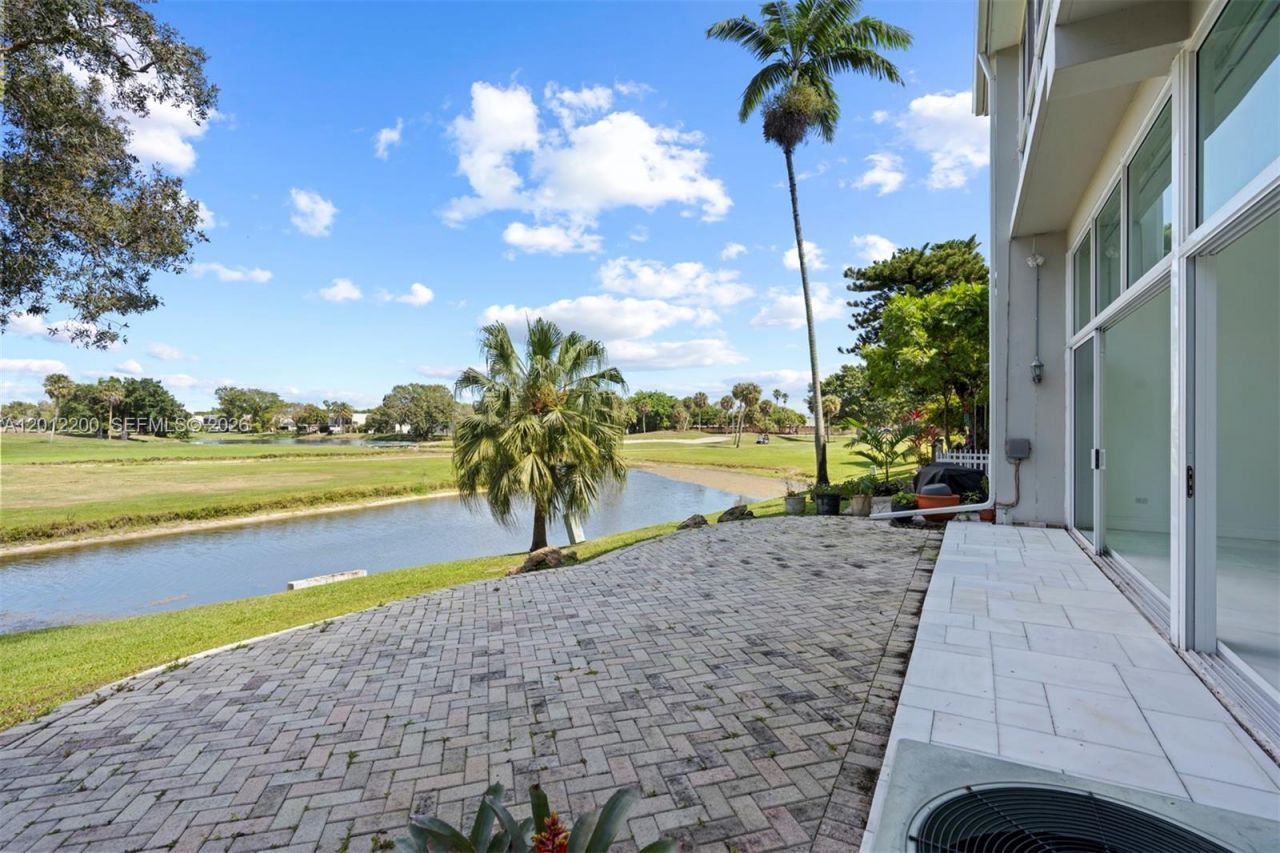 6795 Brookline Dr, Unit 6795, Miami, FL 33015 Photo