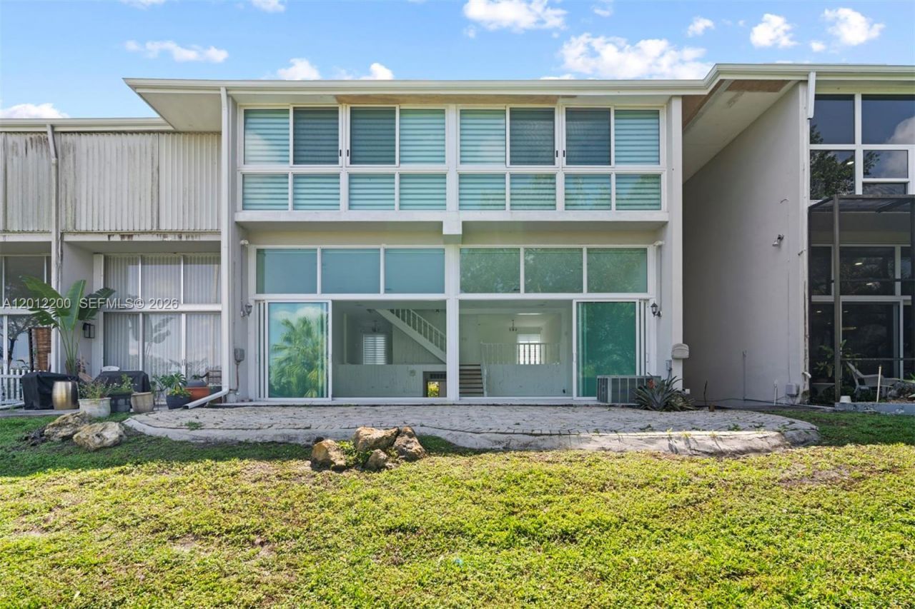 6795 Brookline Dr, Unit 6795, Miami, FL 33015 Photo