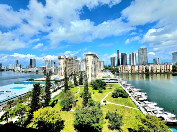290 174th St , Unit 1517, Sunny Isles Beach, FL 33160