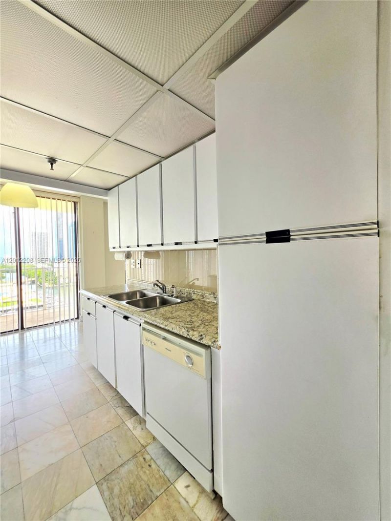 290 174th St , Unit 1517, Sunny Isles Beach, FL 33160 Photo