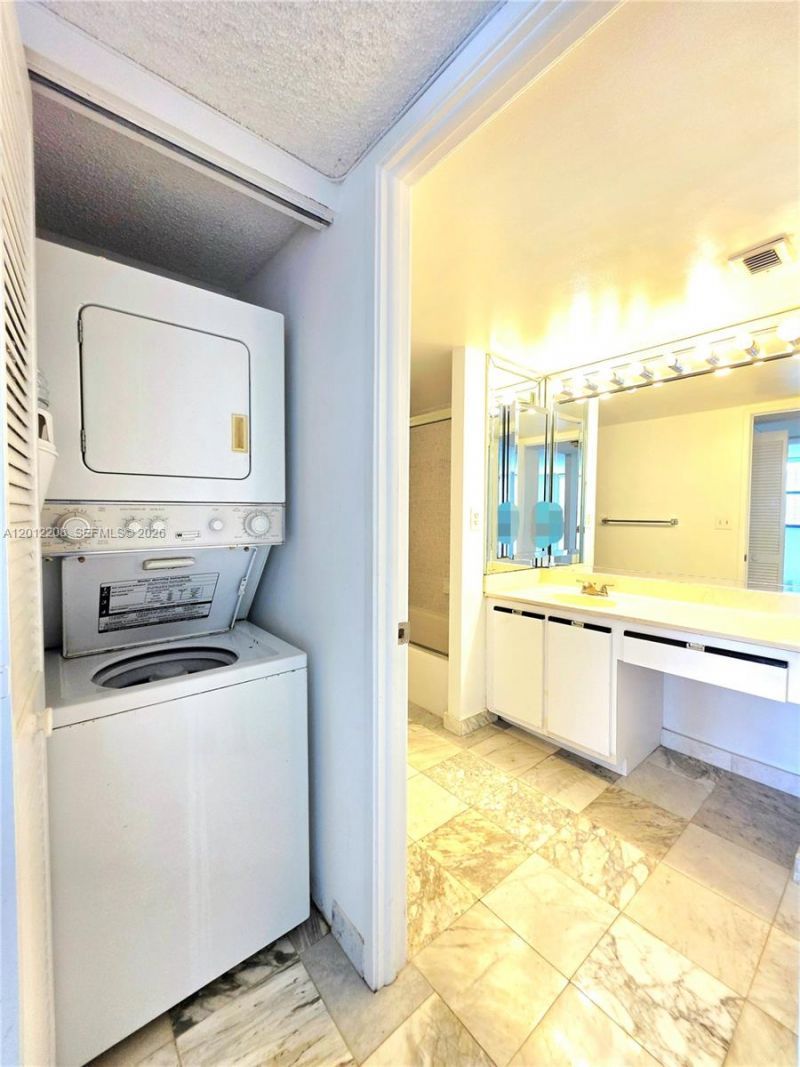 290 174th St , Unit 1517, Sunny Isles Beach, FL 33160 Photo