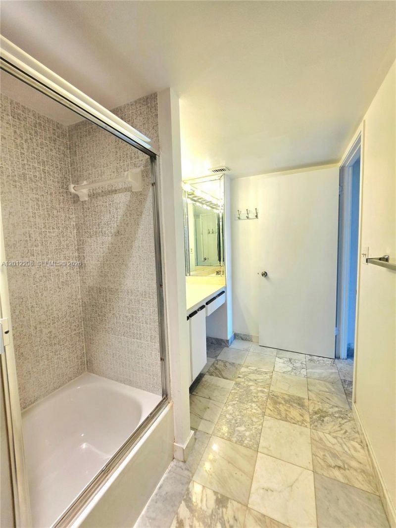 290 174th St , Unit 1517, Sunny Isles Beach, FL 33160 Photo