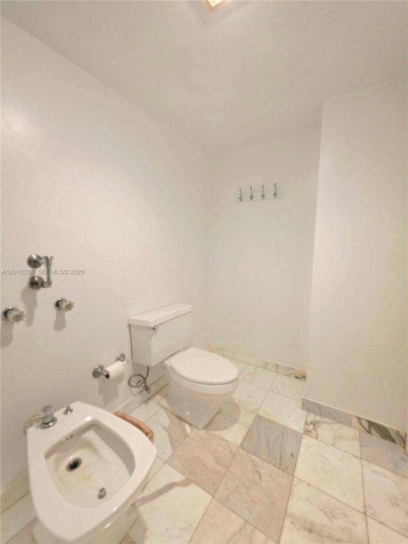 290 174th St , Unit 1517, Sunny Isles Beach, FL 33160 Photo