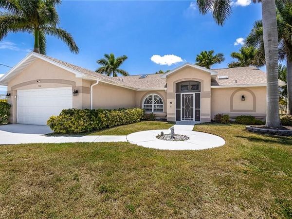 516 SE 8th PL , CAPE CORAL, FL 33990