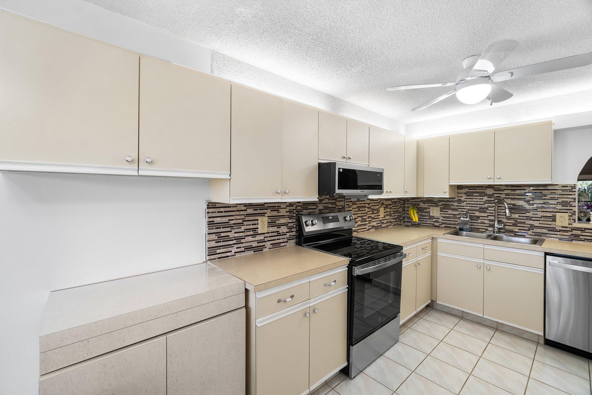 10110 Cedar Point Boulevard, Unit 305, Boynton Beach, FL 33437 Photo