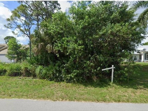 1049 SW Majorca Avenue, Port St. Lucie, FL 34953
