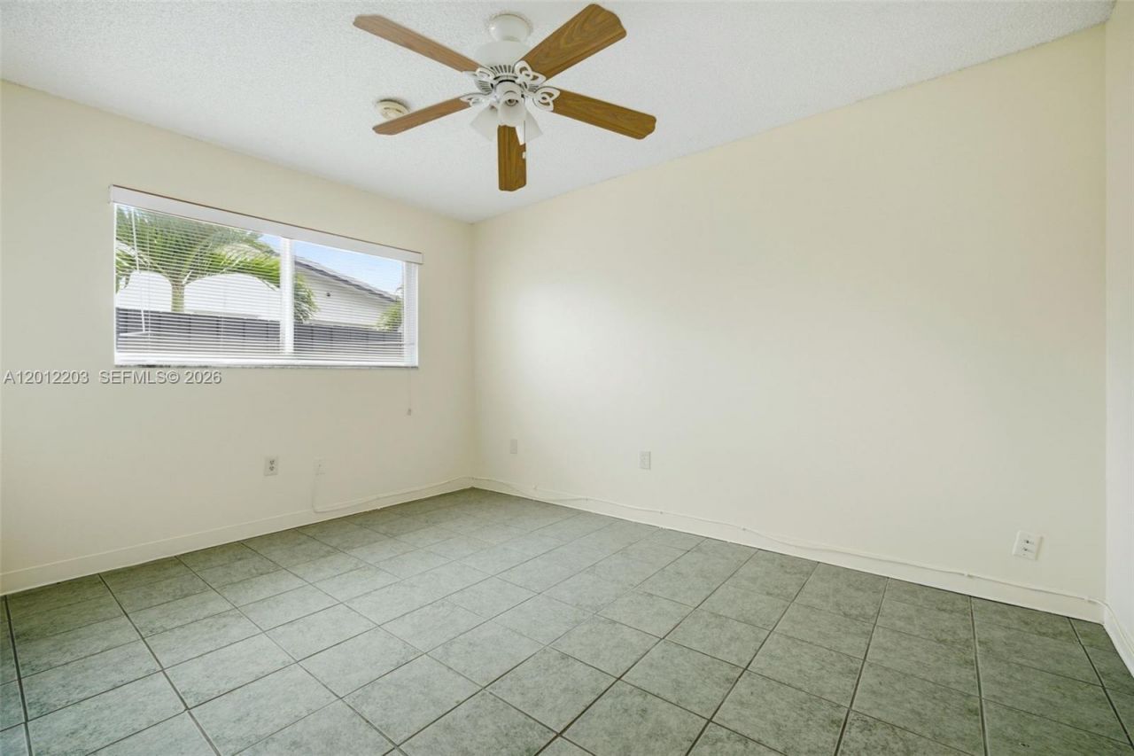920 NW 92nd Ave , Pembroke Pines, FL 33024 Photo