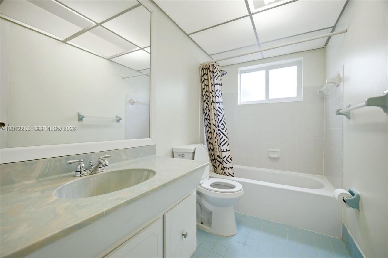 920 NW 92nd Ave , Pembroke Pines, FL 33024 Photo